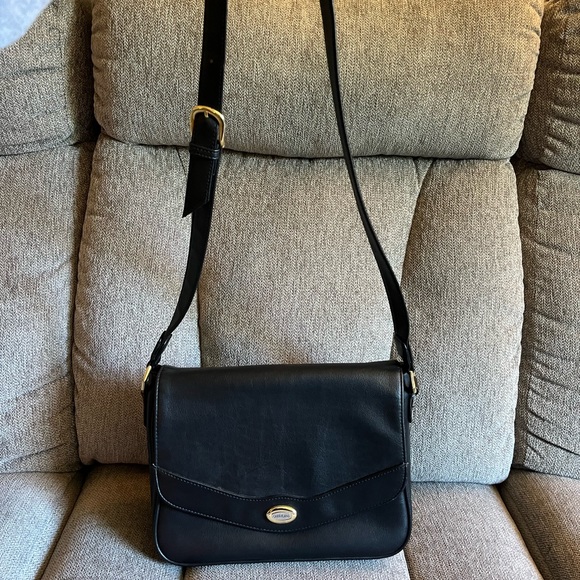 Carryland Handbags - Black Carryland Long Adjustable Purse! Zipper Wallet in back!